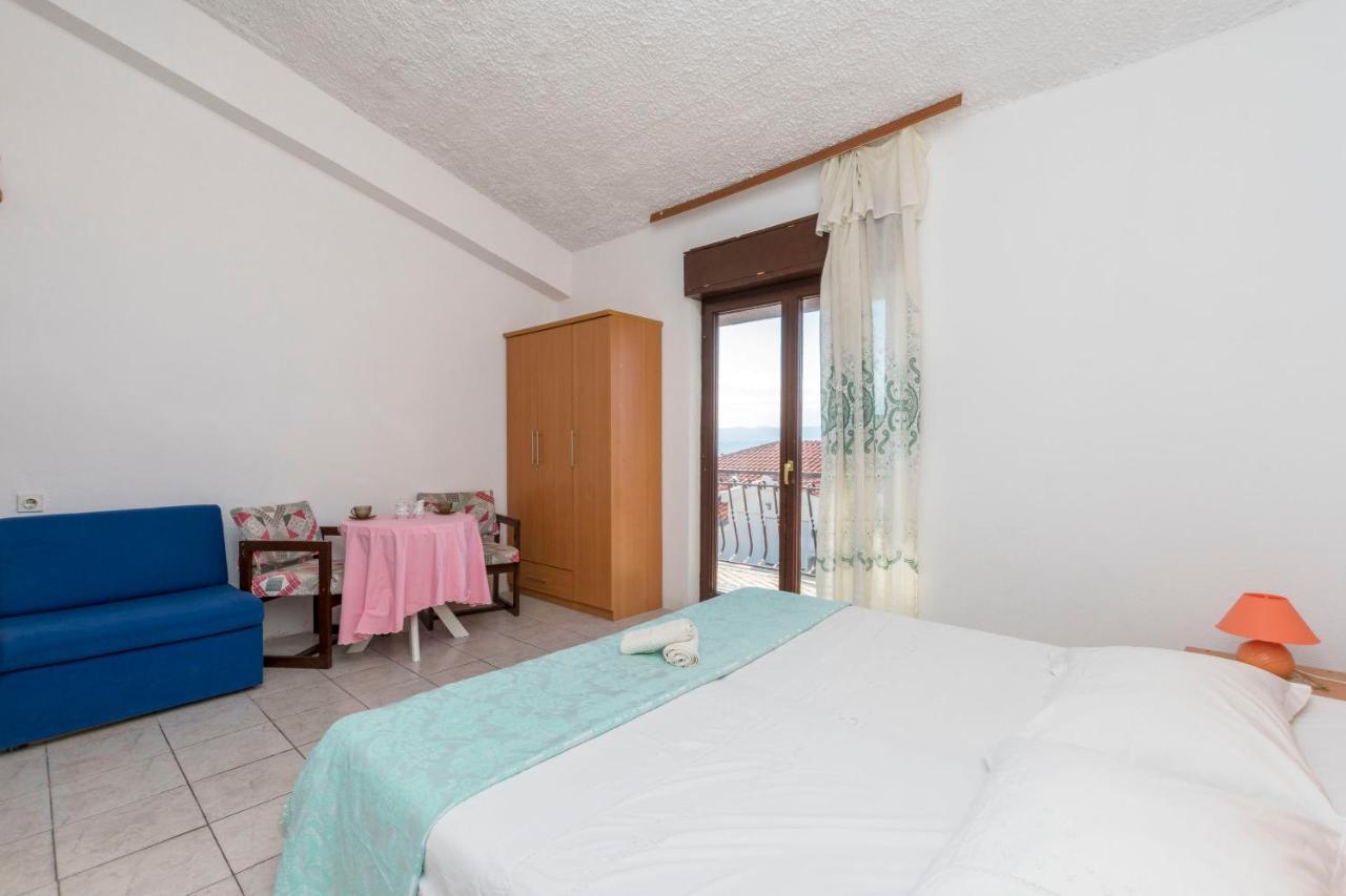 Apartments Mario Omiš Esterno foto