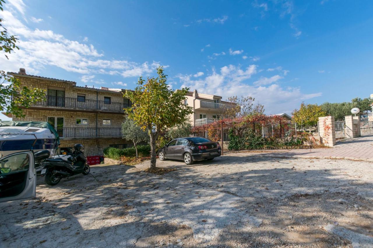 Apartments Mario Omiš Esterno foto