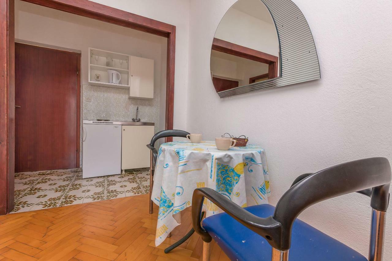 Apartments Mario Omiš Esterno foto